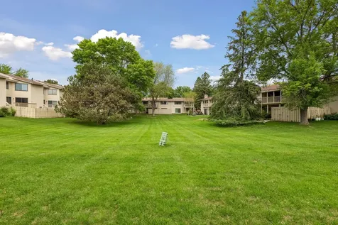 7004 Quail Circle W Brooklyn Center MN 55429