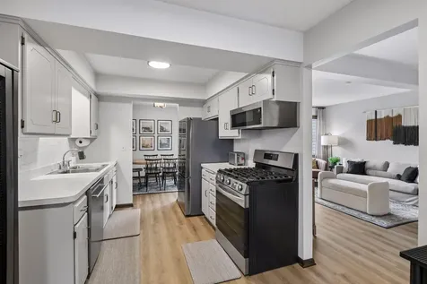 7004 Quail Circle W Brooklyn Center MN 55429