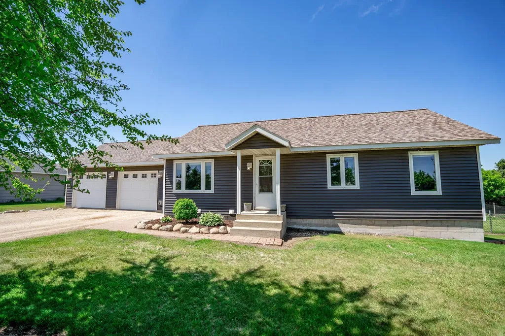 13010 212th Avenue NE New London MN 56273