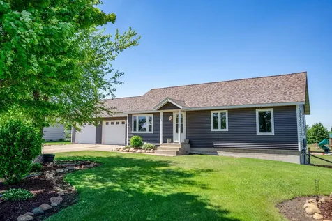 13010 212th Avenue NE New London MN 56273