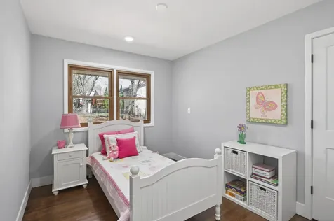 31 Demont Avenue E Little Canada MN 55117