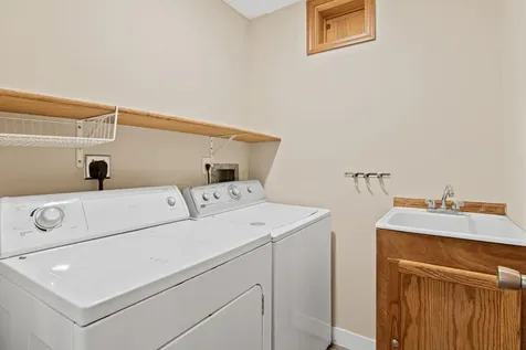 6262 7th Street N Oakdale MN 55128