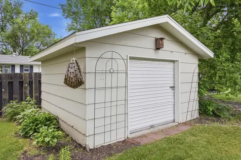 630 Appletree Lane Moorhead MN 56560