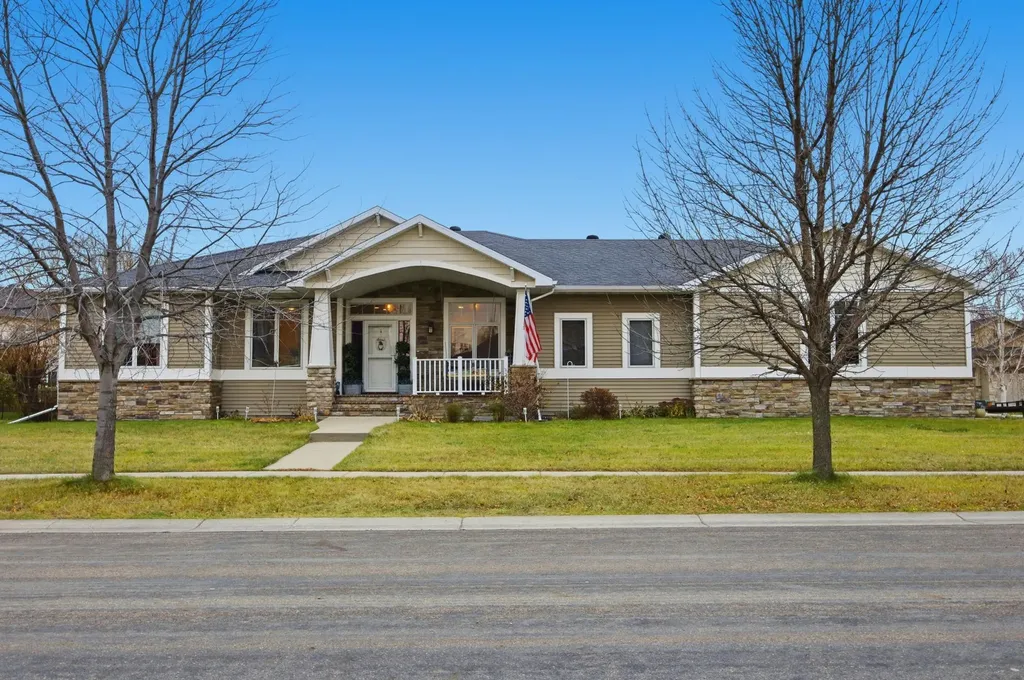 3847 43rd Avenue S Moorhead MN 56560