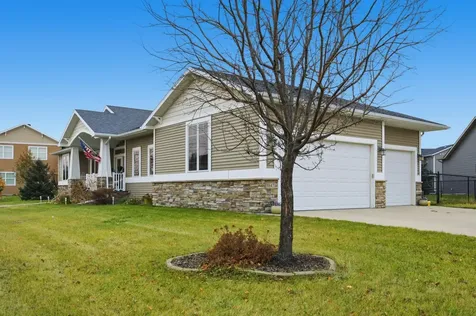 3847 43rd Avenue S Moorhead MN 56560