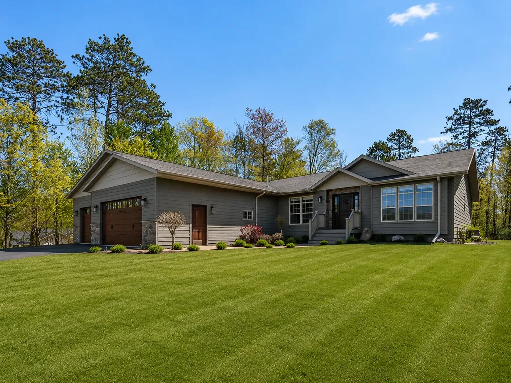 1704 Forest Hills Avenue Grand Rapids MN 55744