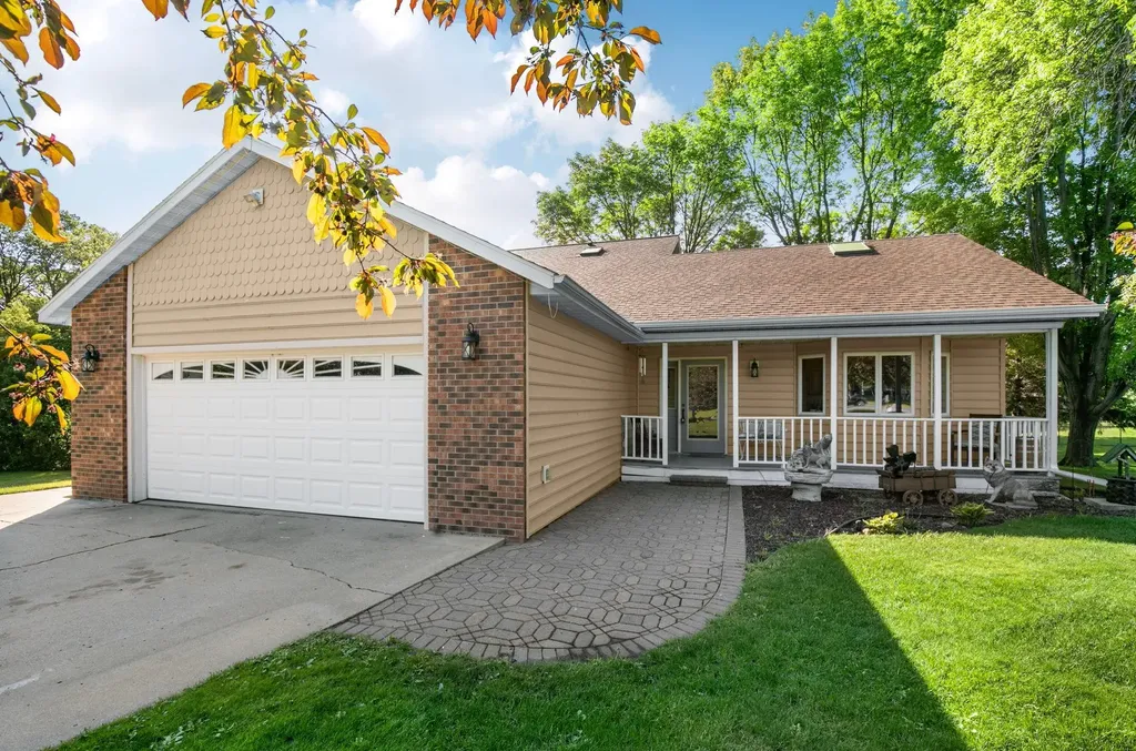 404 7th Street NE Melrose MN 56352