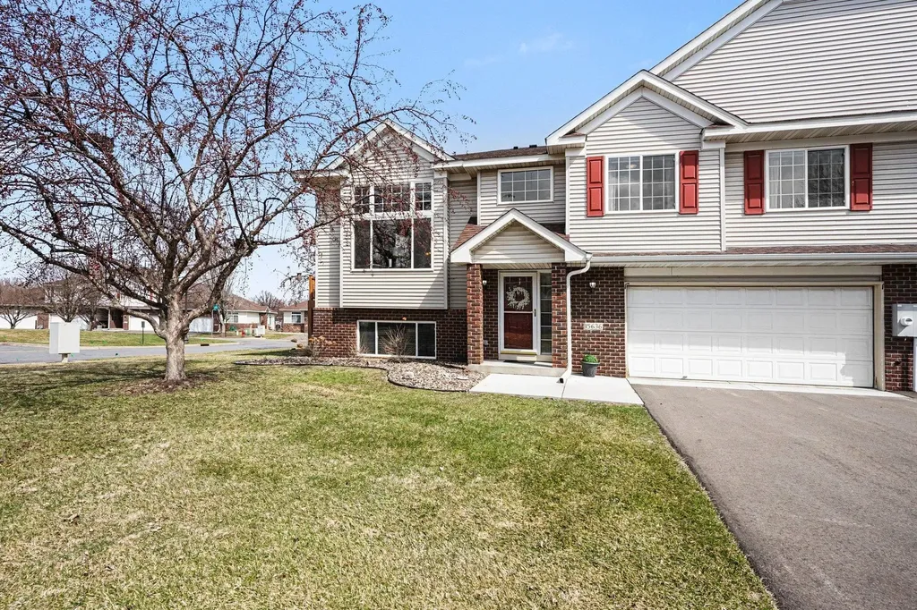15636 Chasewood Court Rosemount MN 55068