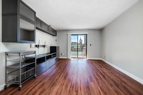 78 10th Street E Saint Paul MN 55101