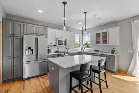 17662 Hayes Avenue Lakeville MN 55044