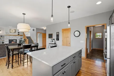 17662 Hayes Avenue Lakeville MN 55044