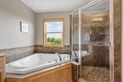 17662 Hayes Avenue Lakeville MN 55044