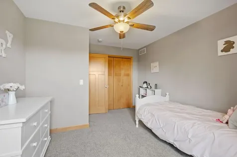 17662 Hayes Avenue Lakeville MN 55044