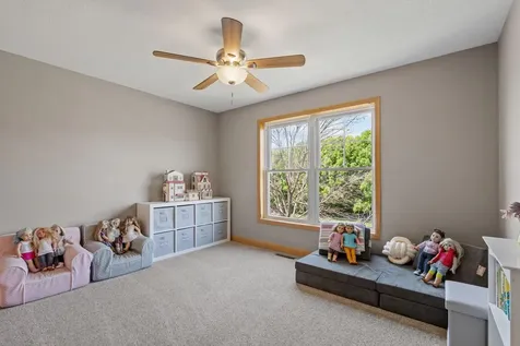 17662 Hayes Avenue Lakeville MN 55044