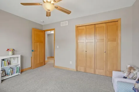 17662 Hayes Avenue Lakeville MN 55044