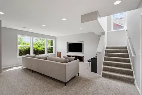 17662 Hayes Avenue Lakeville MN 55044