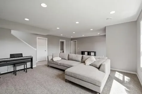17662 Hayes Avenue Lakeville MN 55044