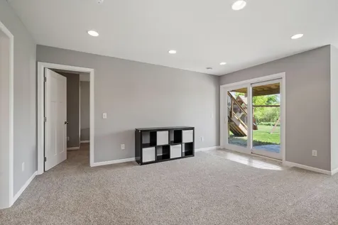 17662 Hayes Avenue Lakeville MN 55044