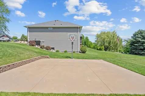 17662 Hayes Avenue Lakeville MN 55044