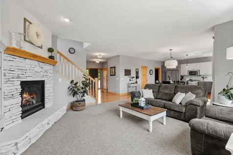 17662 Hayes Avenue Lakeville MN 55044