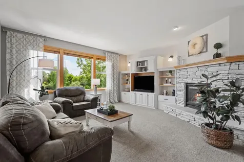17662 Hayes Avenue Lakeville MN 55044