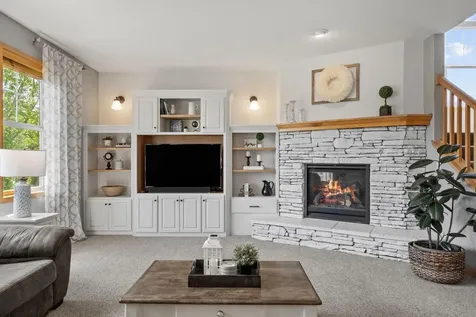 17662 Hayes Avenue Lakeville MN 55044