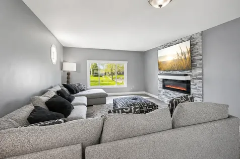 7700 Sierra Parkway Brooklyn Park MN 55444
