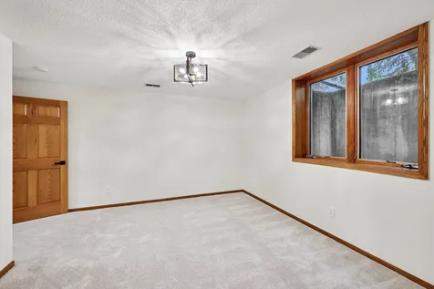 10175 Powers Lake Trail Woodbury MN 55129