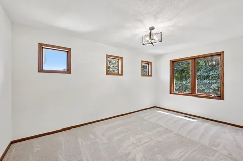 10175 Powers Lake Trail Woodbury MN 55129