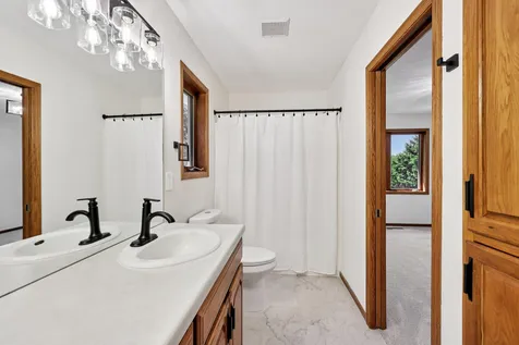 10175 Powers Lake Trail Woodbury MN 55129