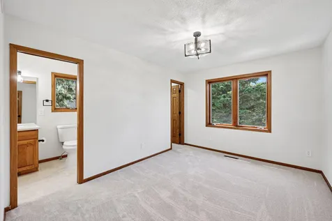 10175 Powers Lake Trail Woodbury MN 55129