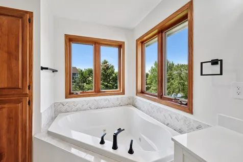 10175 Powers Lake Trail Woodbury MN 55129