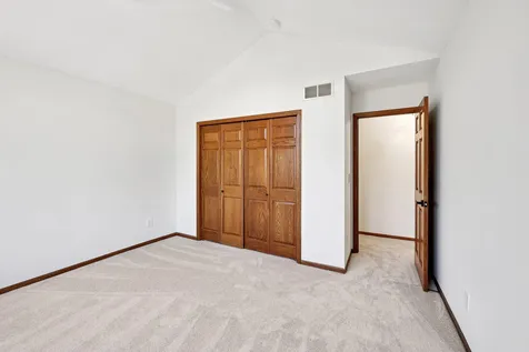10175 Powers Lake Trail Woodbury MN 55129