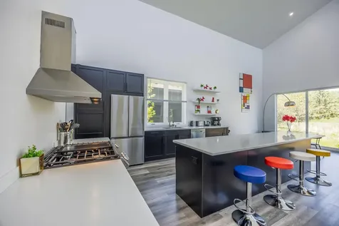 1021 Gardner Street E Wayzata MN 55391