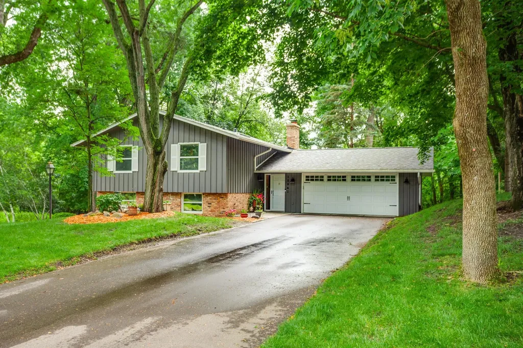 15841 N Hillcrest Court Eden Prairie MN 55346