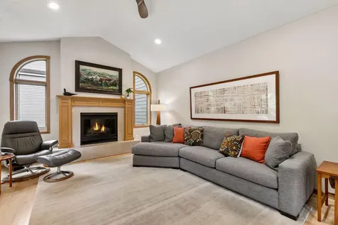 1433 Appaloosa Trail Eagan MN 55122