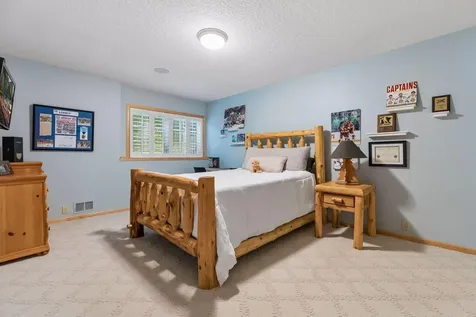 8975 Deer Run Drive Victoria MN 55386