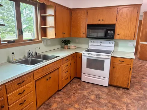 306 E 5th Street N Truman MN 56088