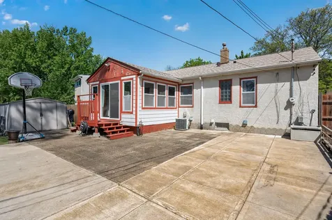 2144 Geranium Avenue E Saint Paul MN 55119