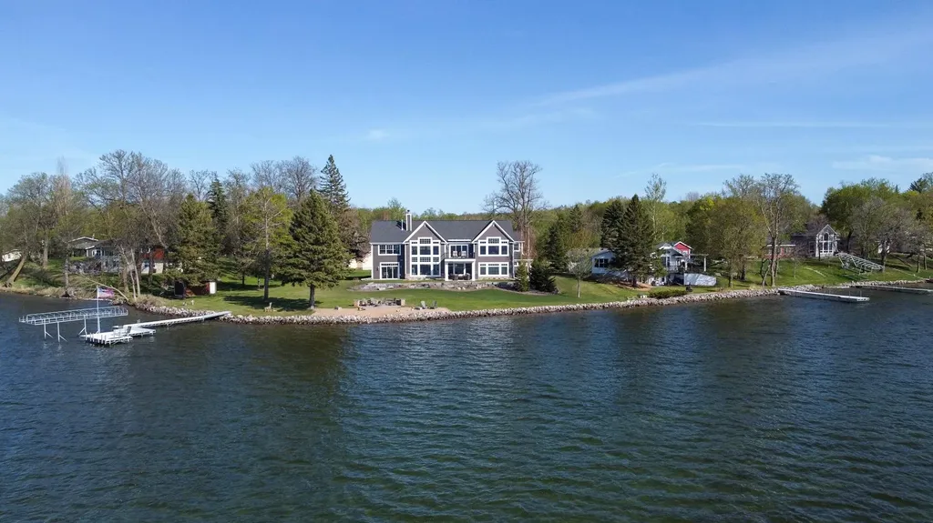 298 Shorewood Drive Detroit Lakes MN 56501