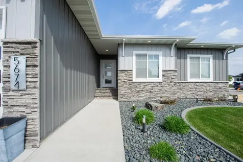5674 43rd Street S Fargo ND 58104
