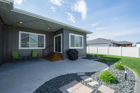 5674 43rd Street S Fargo ND 58104