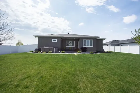 5674 43rd Street S Fargo ND 58104