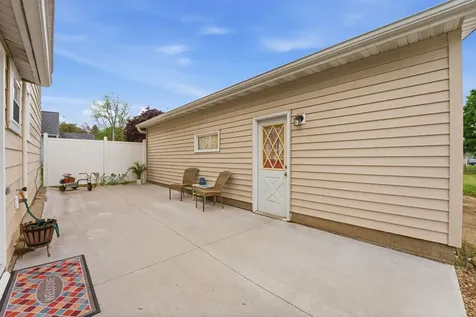 278 Chestnut Street NE Mazeppa MN 55956