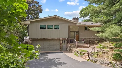 314 N Cove Road Hudson WI 54016