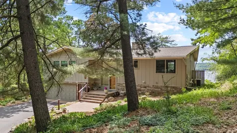 314 N Cove Road Hudson WI 54016