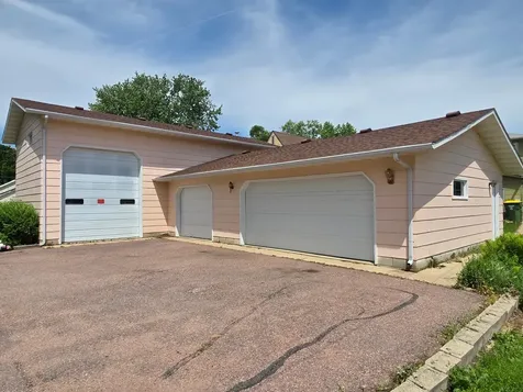 412 W Main Street Pipestone MN 56164