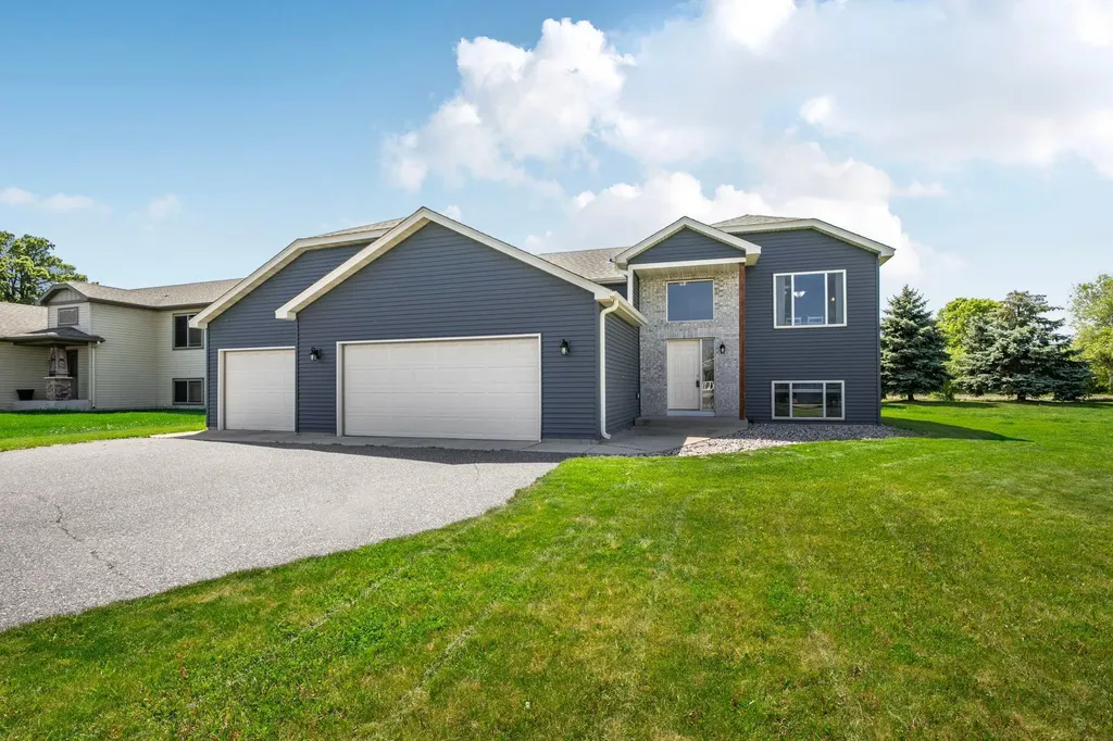 1513 Killdeer Avenue Sartell MN 56377