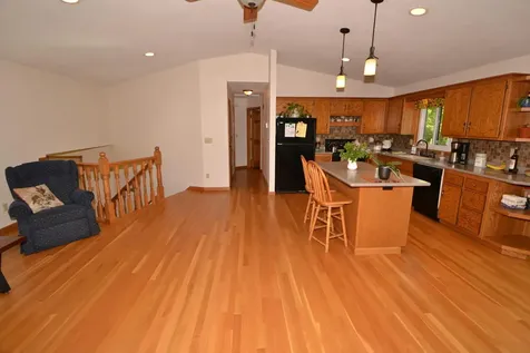 32623 Goldenrod Street NW Cambridge MN 55008