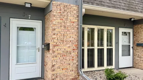 807 23rd Avenue S Moorhead MN 56560